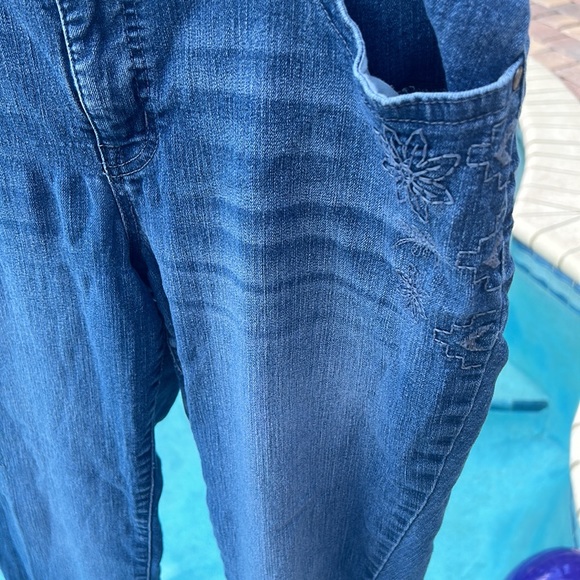 New Directions Plus Size 16 Girlfriend Jeans Stretch Embroidered Crop Ankle EUC - Picture 16 of 16